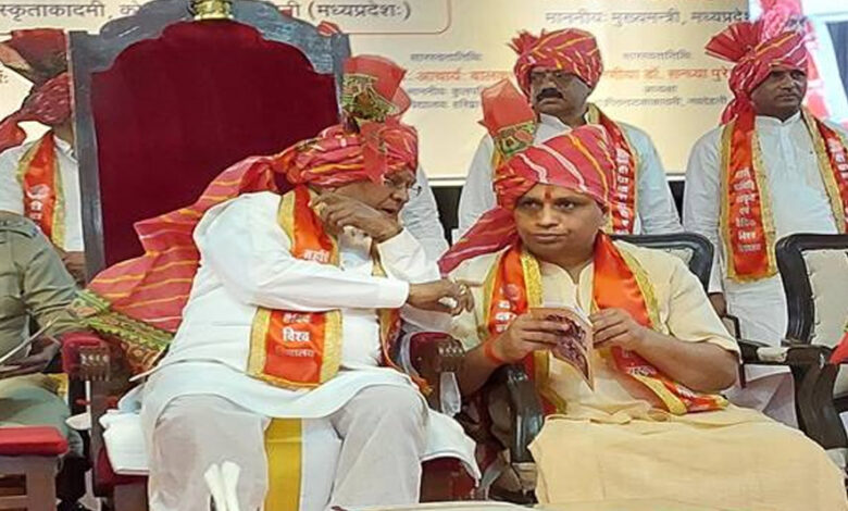 राज्यपाल-ने-आचार्य-बालकृष्णन-से-सिकल-सेल-के-संबंध-में-की-चर्चा