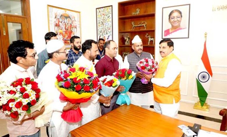 मुख्यमंत्री-डॉ.-यादव-को-लोकसभा-में-वक्फ़-बिल-पारित-होने-पर-बधाई-देकर-धन्यवाद-ज्ञापित-किया