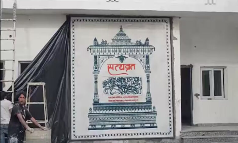 ‘जब-जब-धर्म-की-हानि…’,-संभल:-जामा-मस्जिद-के-सामने-पुलिस-चौकी-की-दिवार-पर-लिखा-गीता-श्लोक