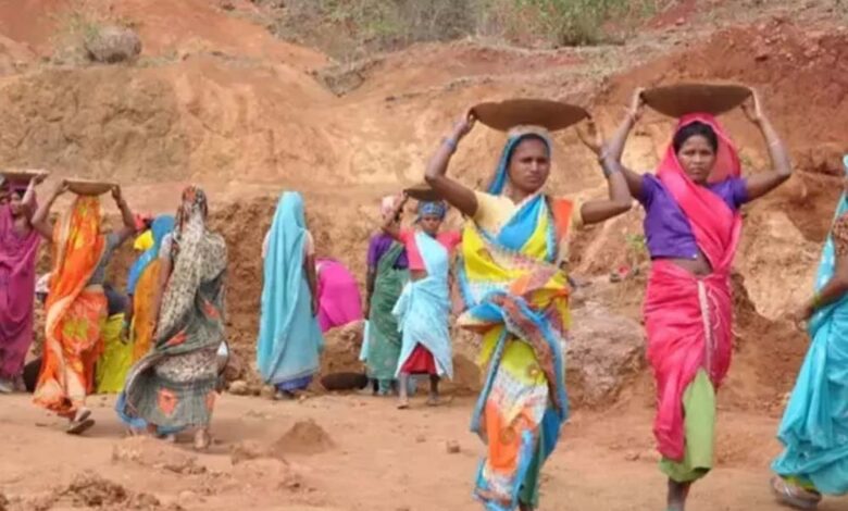 यूपी-जिले-में-साढ़े-तीन-लाख-से-अधिक-मनरेगा-श्रमिक,-आई-बड़ी-खुशखबरी,-बढ़-गई-मजदूरी