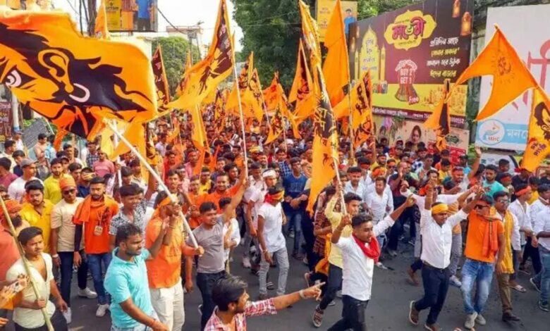 पश्चिम-बंगाल-में-रामनवमी-का-पर्व-शोभायात्राओं-और-‘जय-श्री-राम’-के-नारों-के-साथ-शुरू-हुई,-भगवा-हो-गईं-सड़कें