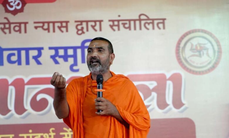 विश्व-हिंदुत्व-की-ओर-देख-रहा-है-स्वामी-सूर्यदेव