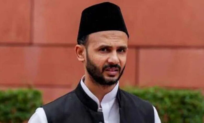 संभल-हिंसा-में-सपा-सांसद-जियाउर्रहमान-बर्क-से-एसआईटी-ने-थाने-बुलाकर-तीन-घंटे-तकत-पूछताछ-की,-दर्जनों-सवाल-दागे