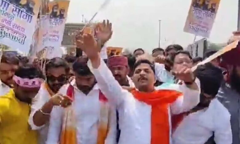 राज्यसभा-सदस्य-के-राणा-सांगा-को-लेकर-दिए-गए-एक-विवादित-बयान-के-विरोध-में-कई-क्षत्रिय-संगठनों-ने-किया-प्रदर्शन