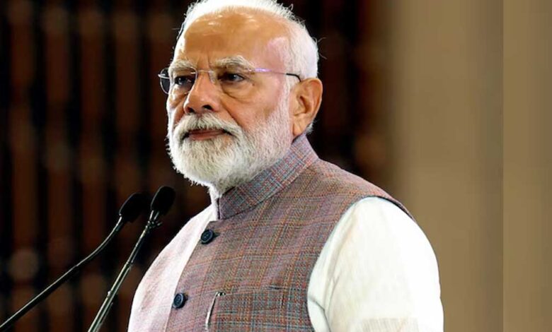 वक्फ-कानून-पर-pm-मोदी-ने-गिना-दिए-कई-उदाहरण,-कहा-बस-एक-नोटिस-आता-था-और-लोग-हिल-जाते-थे