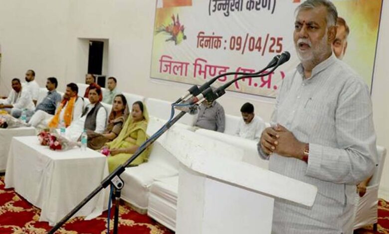 केवल-निर्माण-कराना-पंचायत-का-कार्य-नहीं,-हमें-लोगों-की-विचार-प्रणाली-भी-बदलना-होगी-:-प्रभारी-मंत्री-पटेल