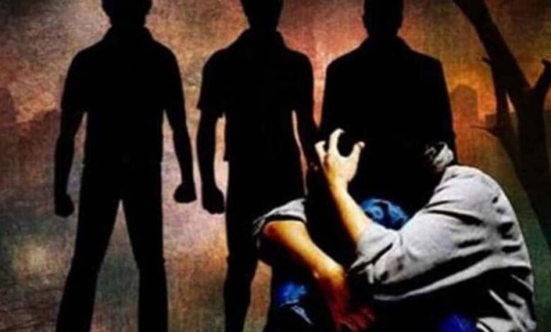 वाराणसी-गैंगरेप-मामले-में-पुलिस-ने-9-आरोपियों-को-गिरफ्तार-कर-भेजा-जेल,-पीड़िता-की-मां-ने-मीडिया-से-बनाई-दूरी