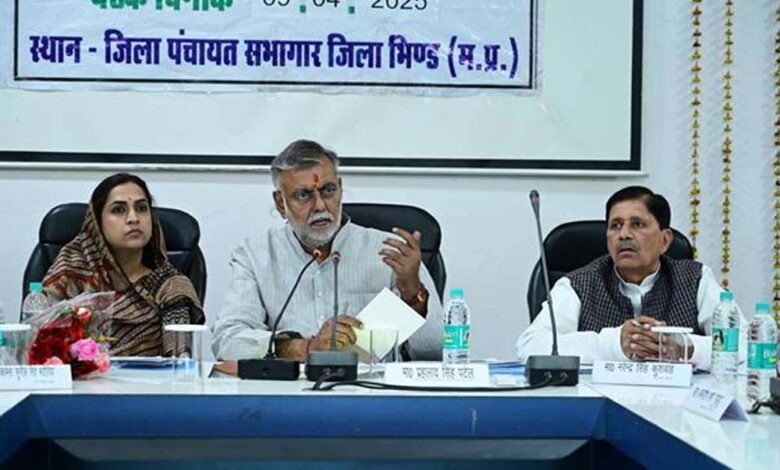 हमें-आने-वाली-पीढ़ी-के-उज्जवल,-सुगम-भविष्य-के-लिए-आज-चिंतन-करने-की-आवश्यकता-है-:-प्रभारी-मंत्री-पटेल