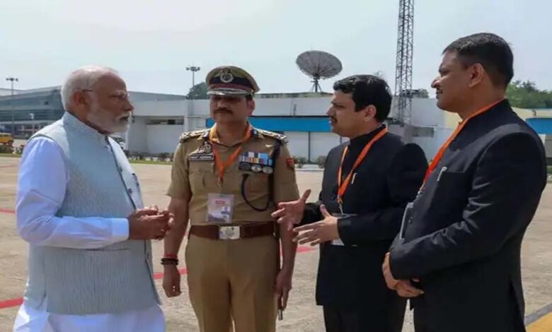 वाराणसी-पहुंचे-पीएम-मोदी,-3,880-करोड़-की-विकास-परियोजनाओं-की-दी-सौगात