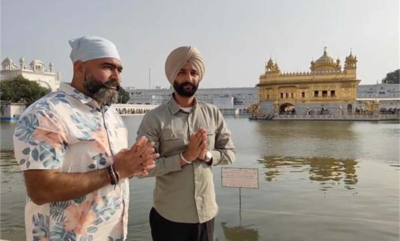 पैरालंपिक-और-अर्जुन-पुरस्कार-विजेता-हरविंदर-सिंह-श्री-दरबार-साहिब-हुए-नतमस्तक,-उन्हें-सम्मानित-भी-किया