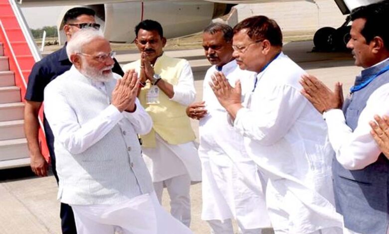 प्रधानमंत्री-मोदी-का-ग्वालियर-आगमन-पर-हुआ-स्वागत
