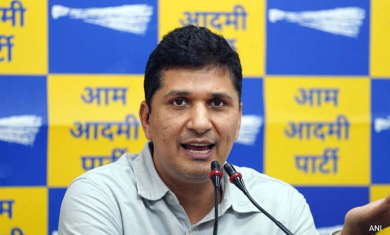 भाजपा-के-मुस्लिम-नेता-पर-तमतमा-गए-सौरभ-भारद्वाज,-एक-हिंदू-से-ऐसा-कहा,-हाथ-पैर-तोड़-देना-चाहिए
