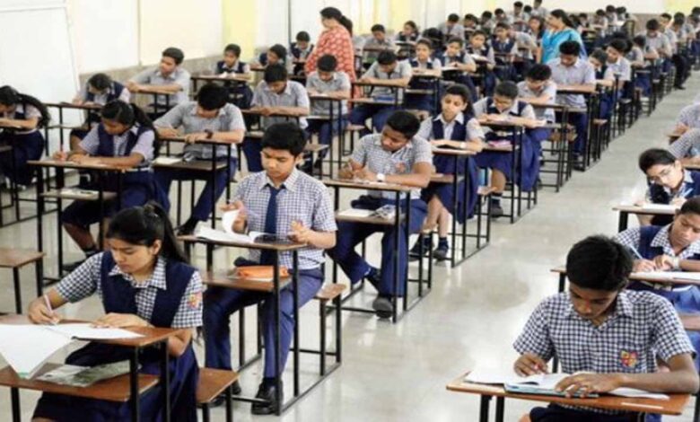 अम्बिकापुर-:-आकांक्षी-विकासखंड-लखनपुर-में-परीक्षा-पर्व-7.0-का-सफल-आयोजन,-शिक्षक-एवं-अभिभावक-रहे-उपस्थित