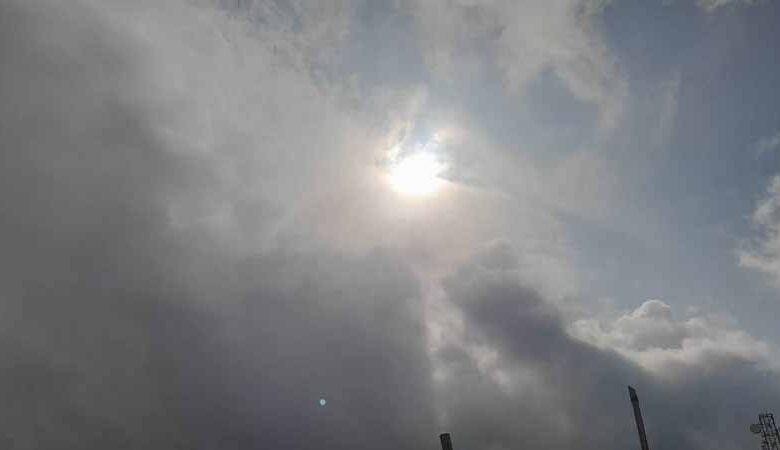 उत्तर-प्रदेश-में-हल्की-बारिश-का-दौर-जारी,-झांसी-के-लोगों-का-गर्मी-से-बुरा-हाल