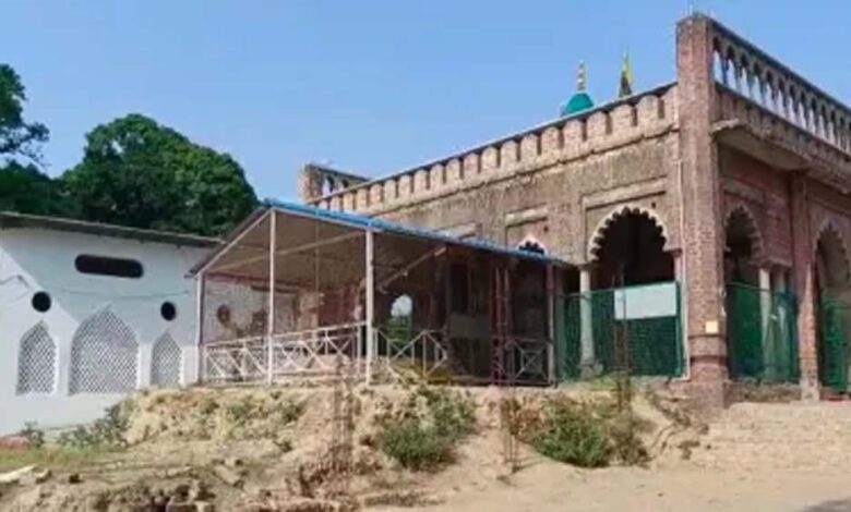मुतवल्ली-ने-दरगाह-को-वक्फ-संपत्ति-बताते-हुए-प्रशासन-को-दस्तावेज-सौंपे,-तहसील-प्रशासन-दस्तावेजों-की-जांच-कर-रहा