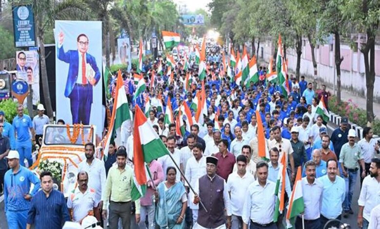 अंबेडकर-की-134वीं-जयंती-की-पूर्व-संध्या-पर-मंत्री-विश्वास-कैलाश-सारंग-ने-हजारों-युवाओं-के-साथ-निकाली-पदयात्रा