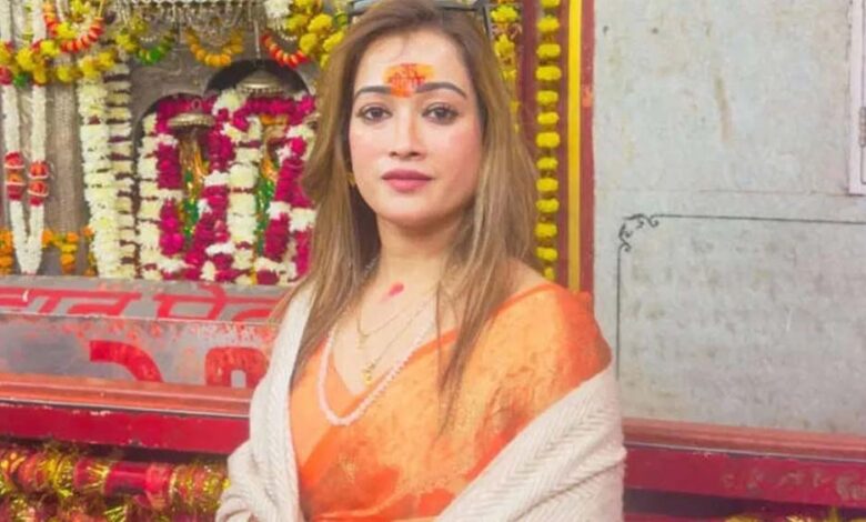 महाकुंभ-में-वायरल-हुईं-मध्यप्रदेश-की-हर्षा-रिछारिया-जल्द-ही-175-किलोमीटर-लंबी-यात्रा-निकालने-जा-रही