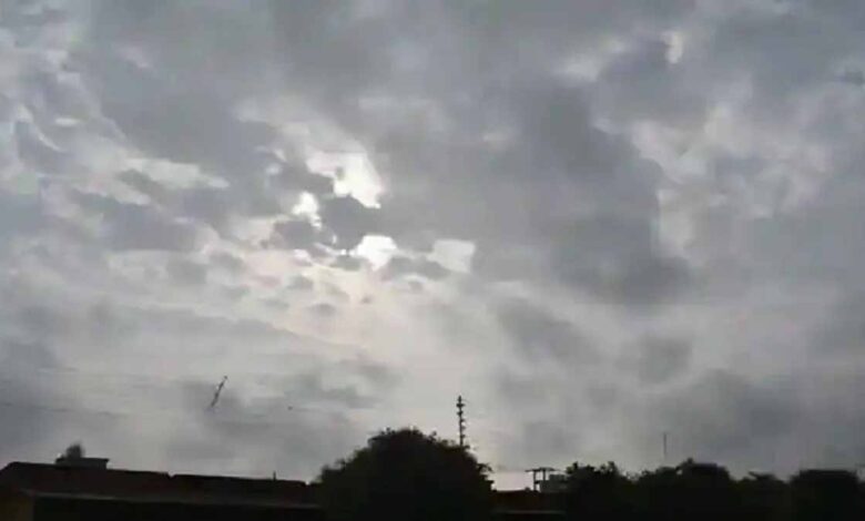 भीषण-गर्मी-के-बीच-उत्तर-भारत-में-बेमौसम-बारिश-कहर