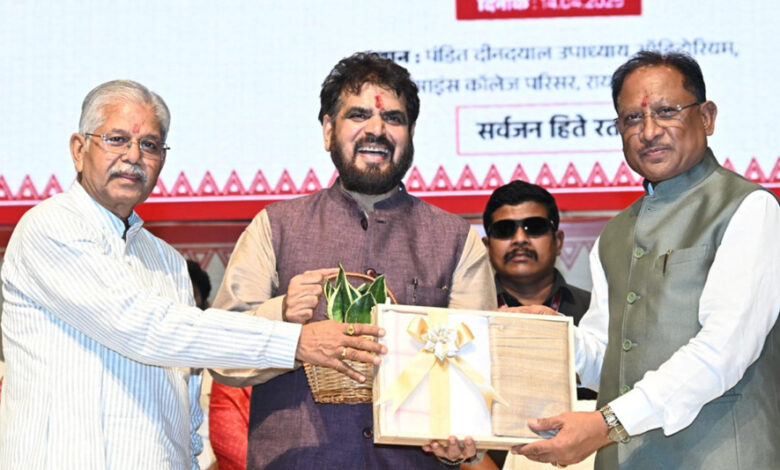 रायपुर-:-लोकल-फॉर-वोकल-एवं-स्वावलंबी-भारत-के-निर्माण-में-छत्तीसगढ़-खादी-तथा-ग्रामोद्योग-बोर्ड-की-महत्वपूर्ण-भूमिका-–-मुख्यमंत्री-विष्णुदेव-साय