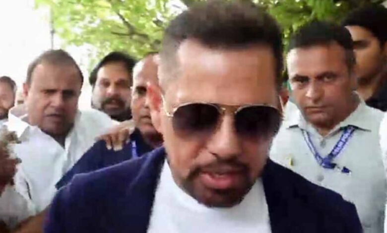 रॉबर्ट-वाड्रा-जमीन-सौदा-मामले-में-दूसरी-बार-तलब,-ईडी-के-सामने-हुए-पेश