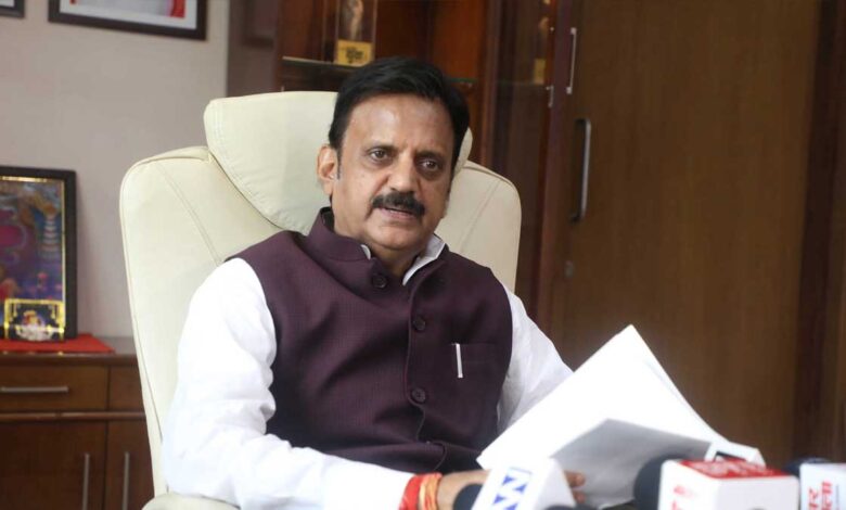 प्रदेश-के-हर-क्षेत्र-में-उन्नत-स्वास्थ्य-सेवाओं-की-उपलब्धता-के-लिए-सरकार-प्रतिबद्ध-:-उप-मुख्यमंत्री-शुक्ल