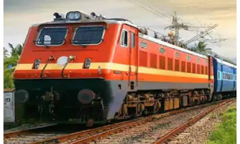 यात्रा-के-दौरान-फोन-चोरी-या-गुम-हुआ-तो-चिंता-करने-की-आवश्यकता-नहीं,-आरपीएफ-ढूंढ-कर-देगा-आपका-फोन