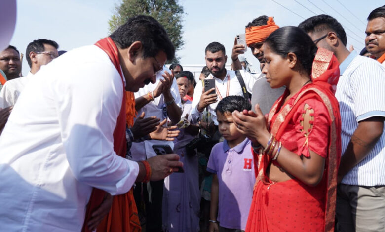 उप-मुख्यमंत्री-विजय-शर्मा-पहुंचे-ग्राम-पंचायत-हल्बा-कचोरा-के-आश्रित-ग्राम-शासन-कचोरा