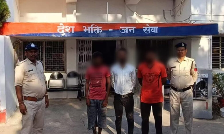 कोतवाली-अनूपपुर-पुलिस-ने-रात्रि-काम्बिंग-गश्त-में-05-फरार-वारंटी-गिरफ्तार