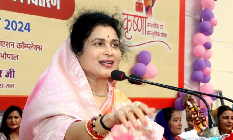 विभागीय-कार्य-धरातल-पर-दिखाई-दें:-राज्यमंत्री-श्रीमती-गौर
