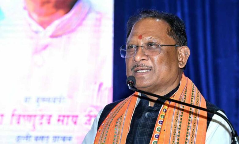 रायपुर-:-मुख्यमंत्री-विष्णु-देव-साय-लौह-शिल्पकार-विकास-बोर्ड-के-नवनियुक्त-अध्यक्ष-के-पदभार-ग्रहण-कार्यक्रम-में-हुए-शामिल