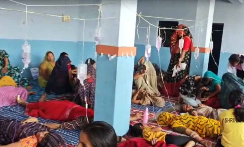 मंदसौर-जिले-में-बड़ी-संख्या-में-लोगों-के-बीमार-पड़ने-की-खबर,-स्थानीय-सांसद-और-विधायक-भी-मौके-पर