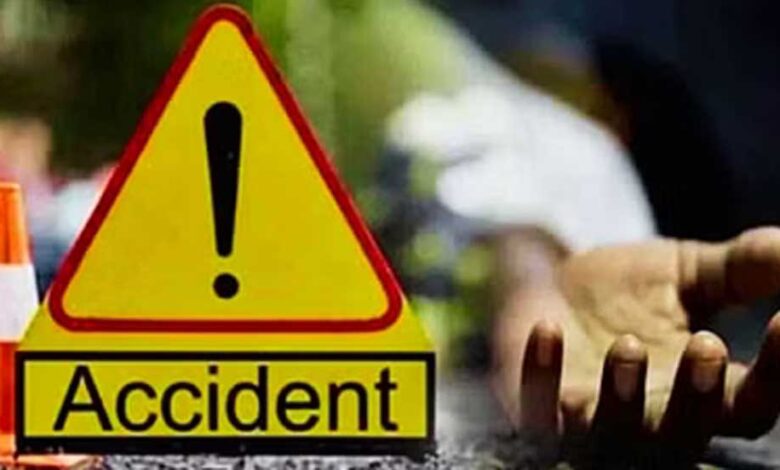 नीमच-में-भीषण-सड़क-हादसा,-कंटेनर-से-टकराई-कार-चार-की-मौके-पर-ही-मौत