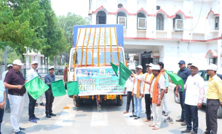उत्तर-बस्तर-कांकेर-:-विधायक-नेताम-ने-वाटरशेड-यात्रा-रथ-को-हरी-झंडी-दिखाकर-किया-रवाना