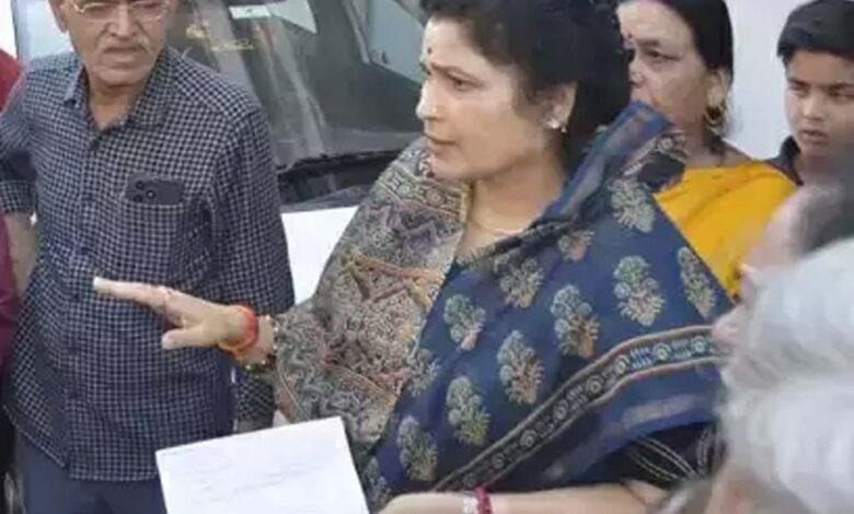 अवैध-कॉलोनी-का-निर्माण-करने-वालों-पर-करें-कार्रवाई-:-राज्यमंत्री-श्रीमती-गौर