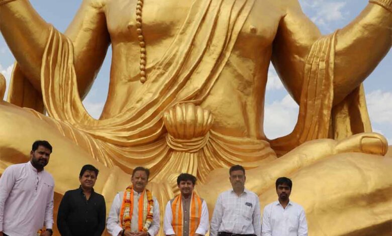 पितृ पर्वत पहुँचे उप मुख्यमंत्री शुक्ल, हनुमानजी के दर्शन कर पूजा-अर्चना की