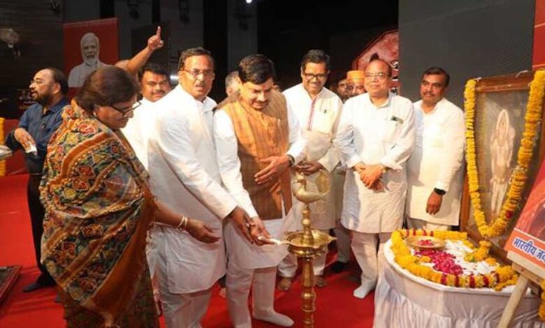 मुख्यमंत्री-डॉ.-यादव-देवी-अहिल्याबाई-होलकर-महानाट्य-मंचन-में-हुए-शामिल