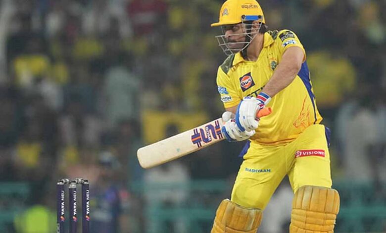 csk-ने-kkr-को-हराया,-आखिरी-ओवर-में-ग‍िरते-पड़ते-हुए-जीती-धोनी-की-टीम