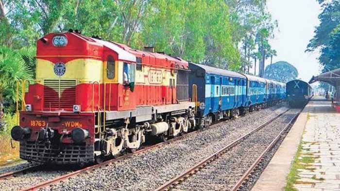 घर-बैठे-ऑनलाइन-बुक-करें-पूरी-ट्रेन-या-कोच