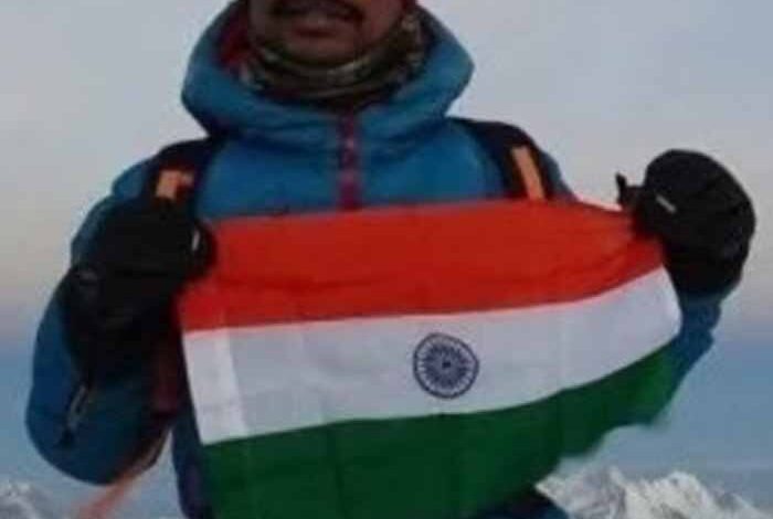 सबसे ऊंची चोटी माउंट एवरेस्ट पर मौजूदा मार्च-मई पर्वतारोहण सीजन के दौरान दो पर्वतारोहियों की मौत की पुष्टि
