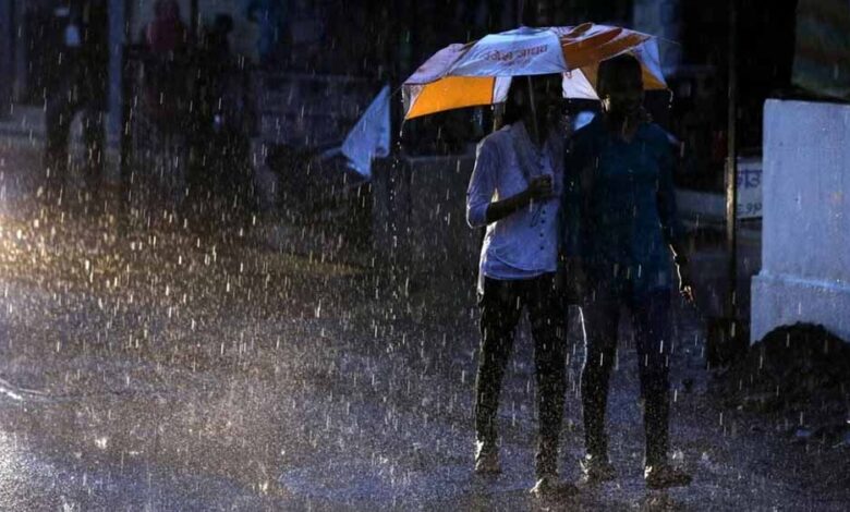 यूपी समेत पूरे उत्तर भारत में भीषण गर्मी, कई राज्यों में बारिश की भी खबर, अगले पांच से छह दिनों के बीच भारी बरसात